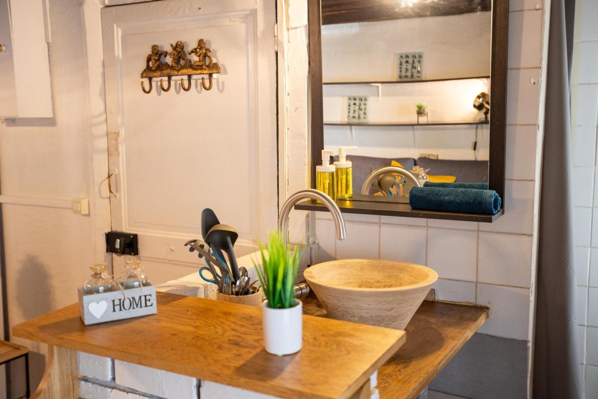 Ferienwohnung Studio Cosy Romantique En Plein Coeur De Paris Exterior foto